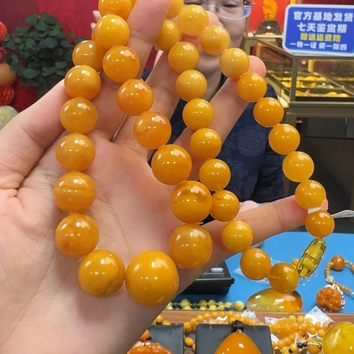 未镶嵌颈饰琥珀多样性发其一