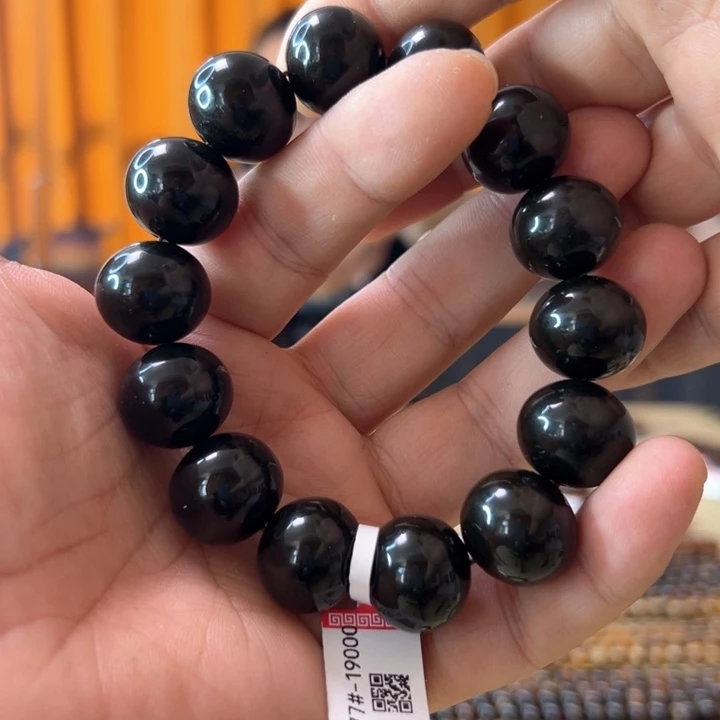 未镶嵌琥珀裸石爽抚顺177