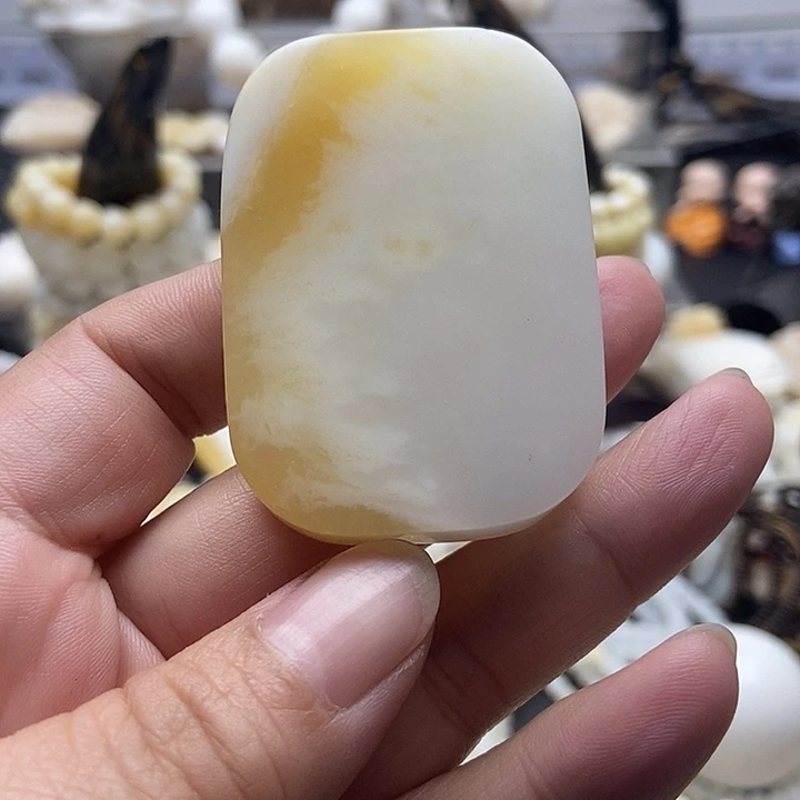 非金属贝壳贝雅轩工艺品蜜蜡色无事牌