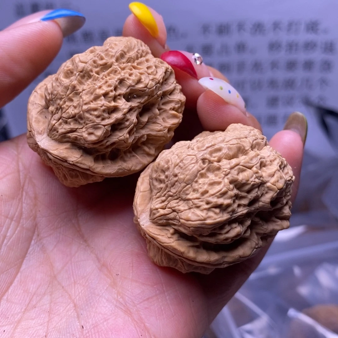 把件文玩核桃云南野生铁核桃15号39mm