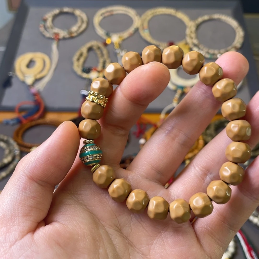 猴头核桃吊坠L****哥猴头手串