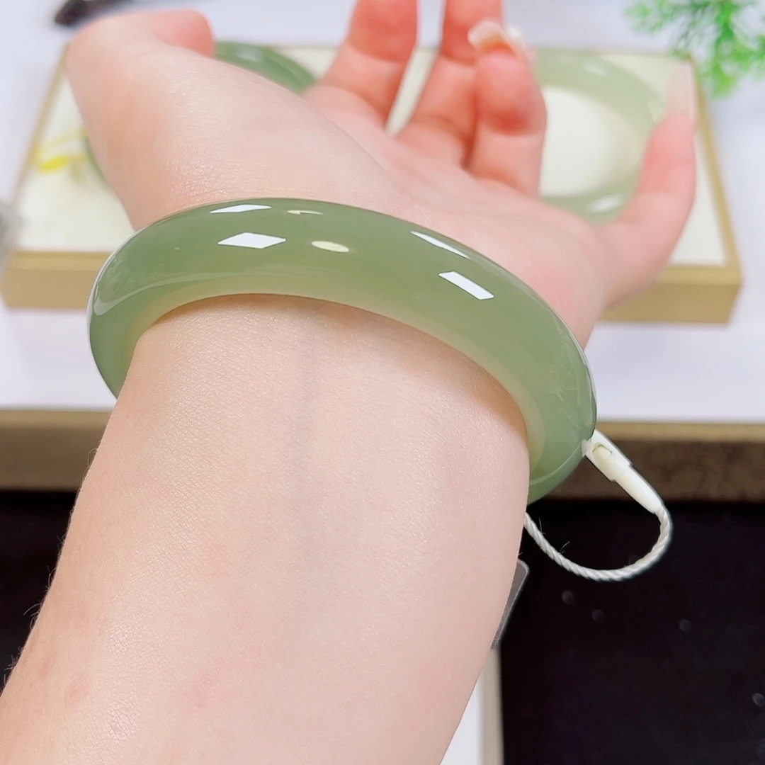 和田玉未镶嵌手镯55/56