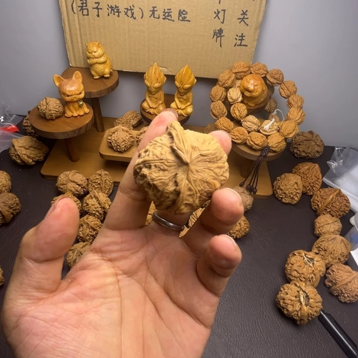 彤***吊坠桃核南瓜顺风耳单只
