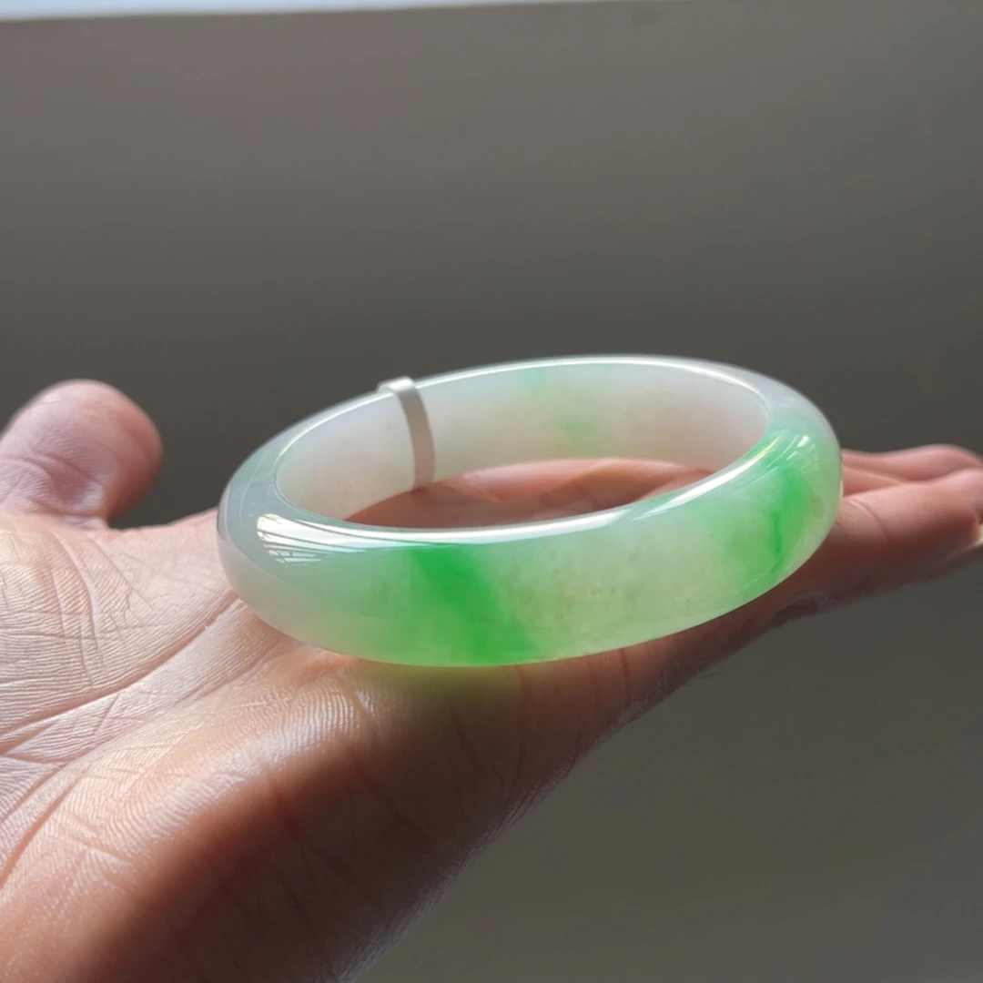 翡翠未镶嵌手镯54圈三天鉴赏期