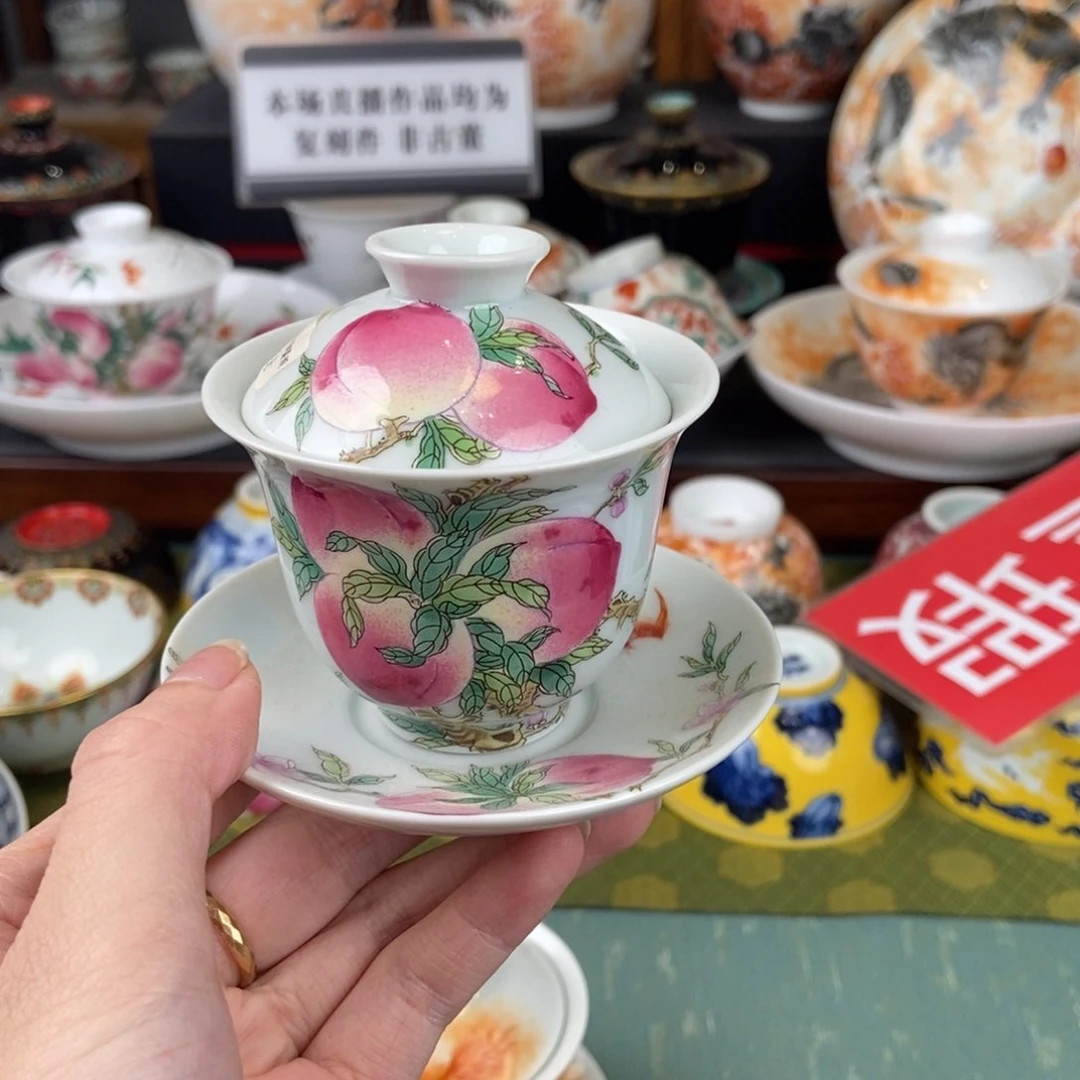 正**下陶瓷的设计师是一个人的生活