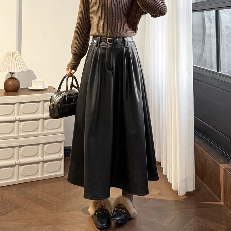 a字半身皮裙女秋冬2025新款高腰显瘦梨形身材百搭中长款半身裙子