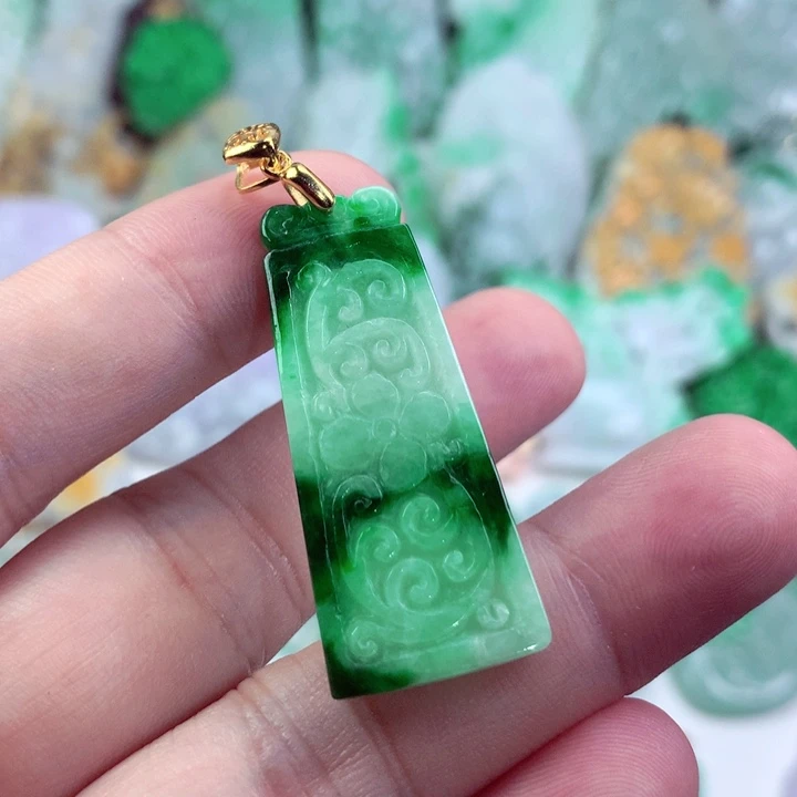 吊坠(不含链)未镶嵌翡翠