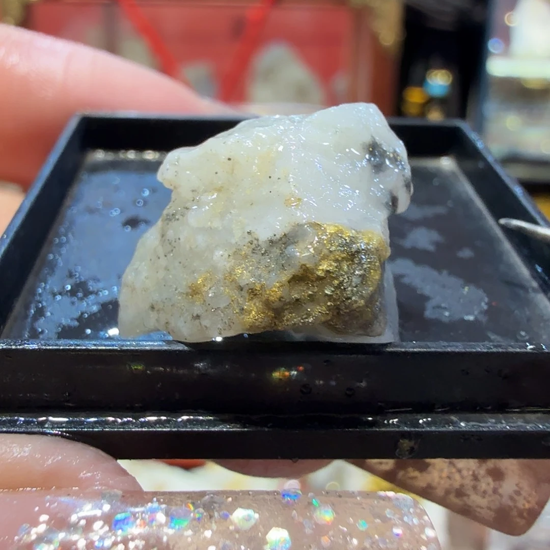 可3.9g聚金阁天然明金矿