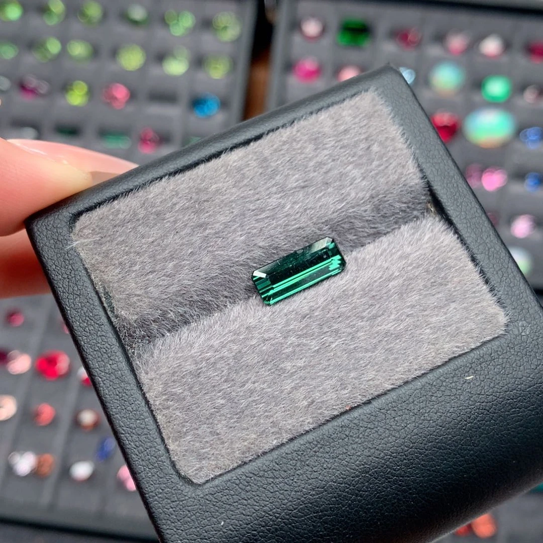 碧玺裸石未镶嵌2.17克拉