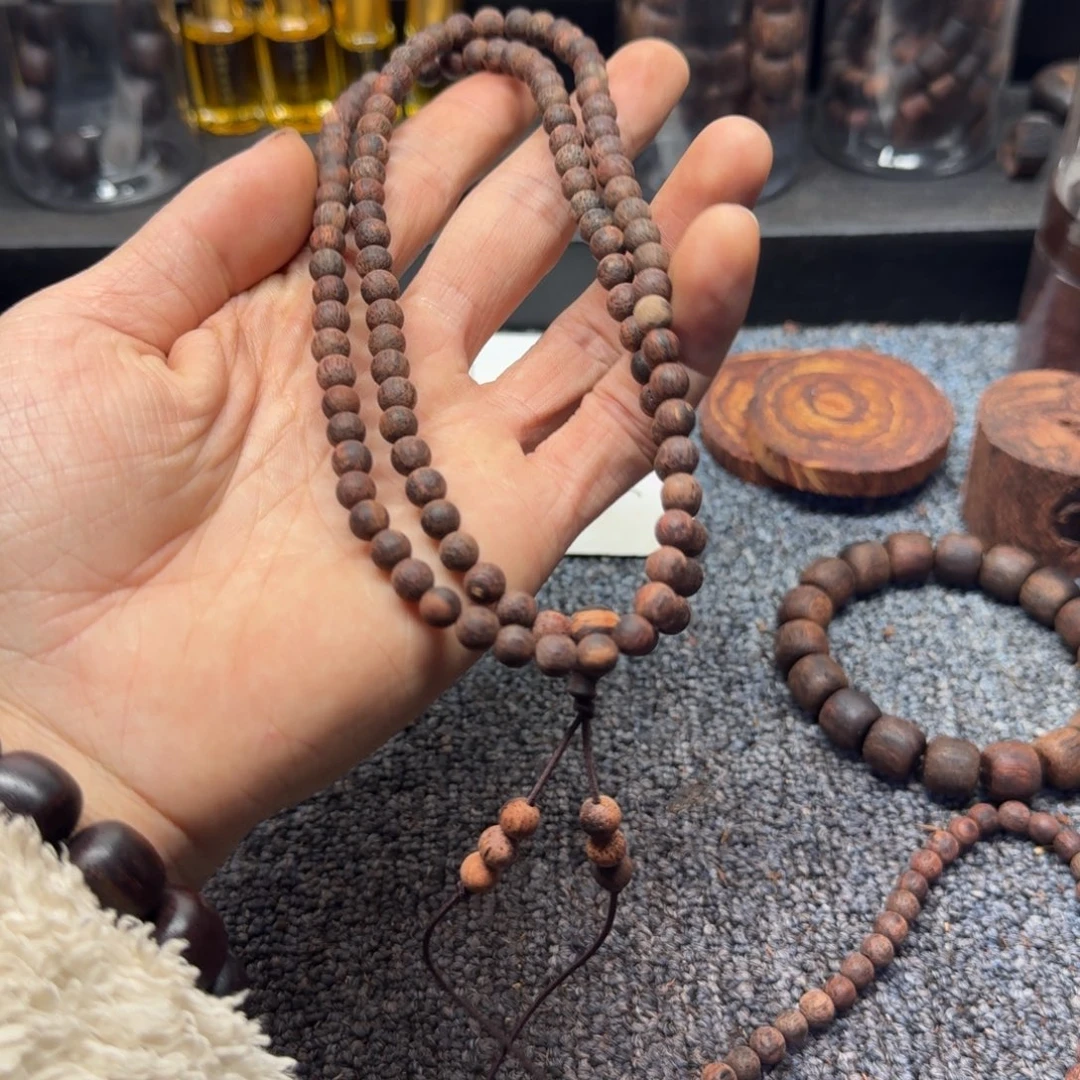 藤类白底彩虹油胭脂红0.6×108颗多圈降真香