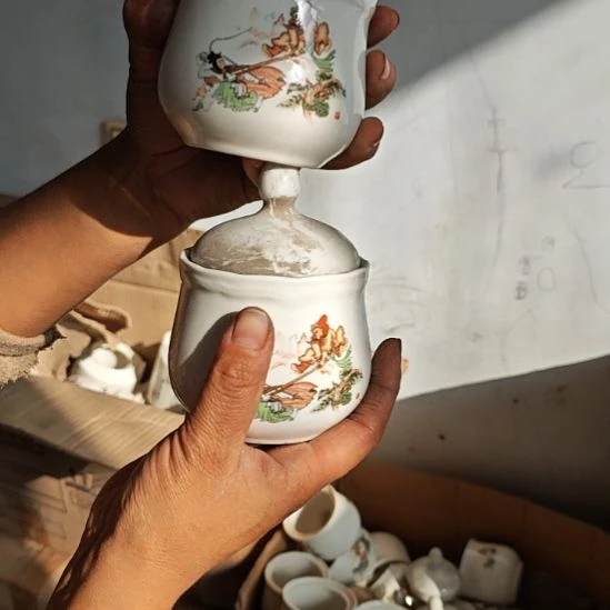 库存微瑕三打白骨精茶叶罐两个