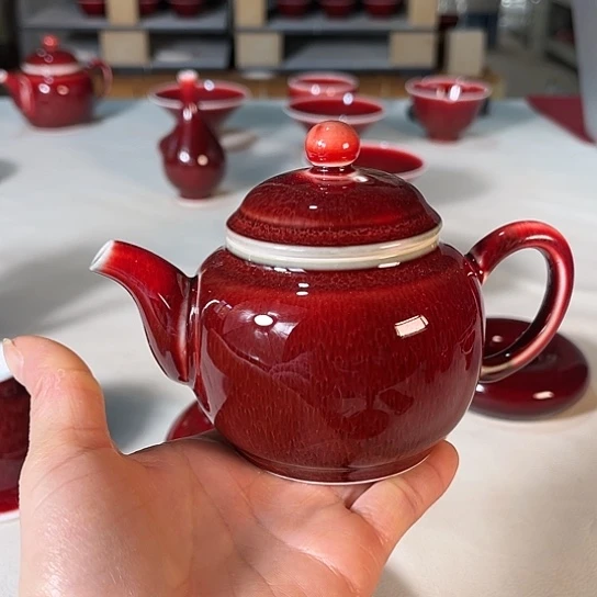 景德镇陶瓷红马坊壶