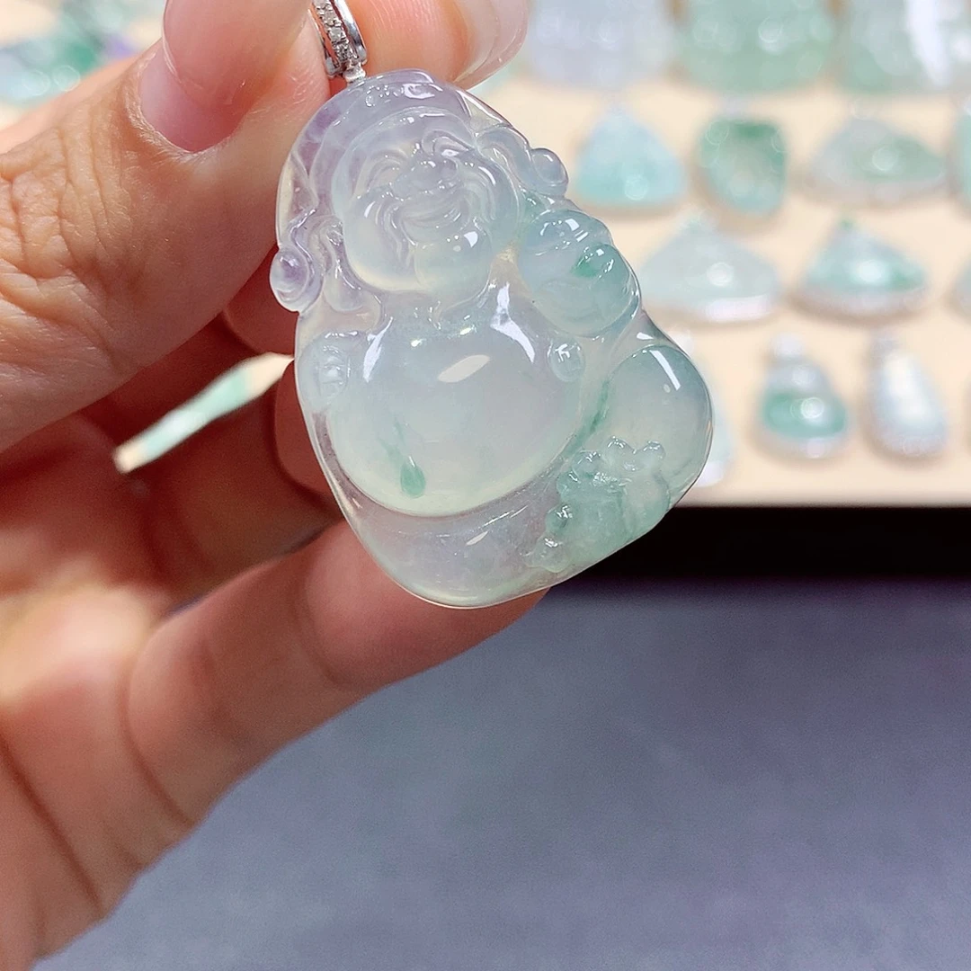 翡翠18K金镶嵌颈饰翡翠