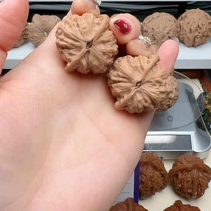 文玩核桃吊坠36全品毕业对桃心桩金牛