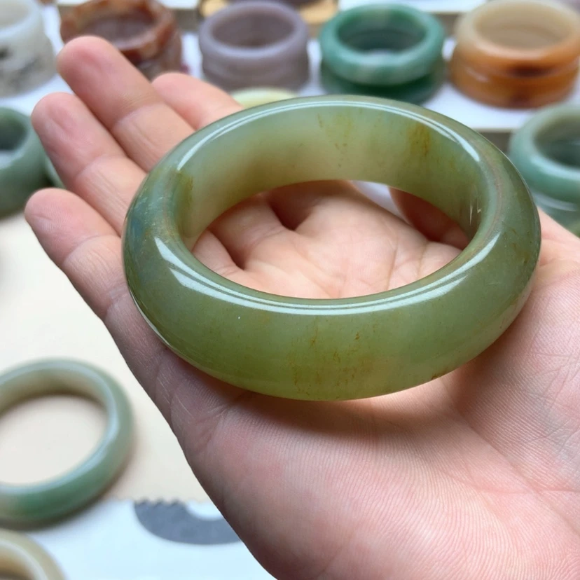 【闪购商品】未镶嵌手镯石英岩玉芬*