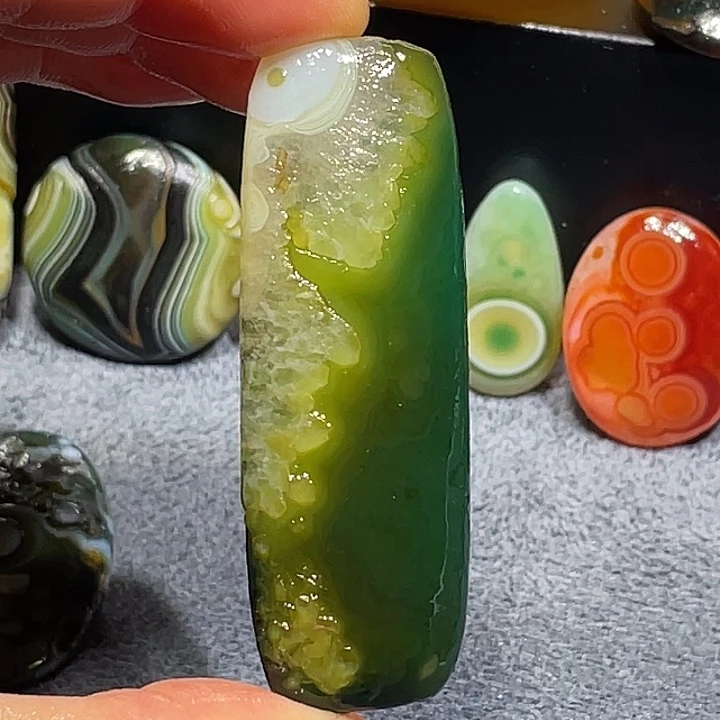 玛瑙/玉髓未镶嵌珠宝奇石