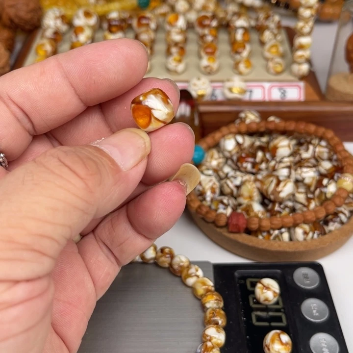 琥珀裸石未镶嵌铎135号