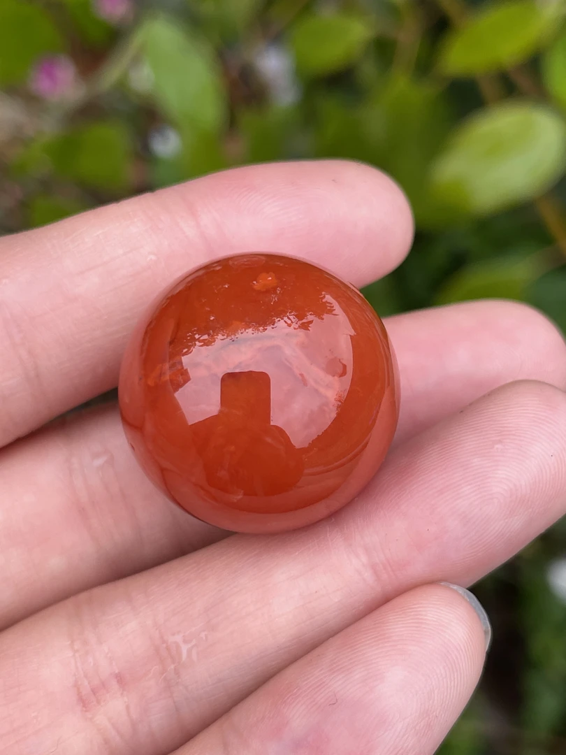 精品南红玛瑙24mm配饰圆珠，颜色红润，辣椒红，自然光实拍