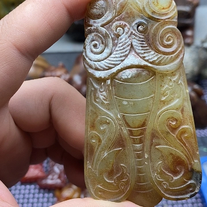 未镶嵌蛇纹石玉颈饰