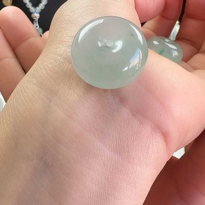 石英质玉未镶嵌颈饰