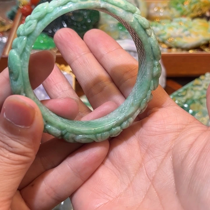 翡翠未镶嵌戒指翡翠