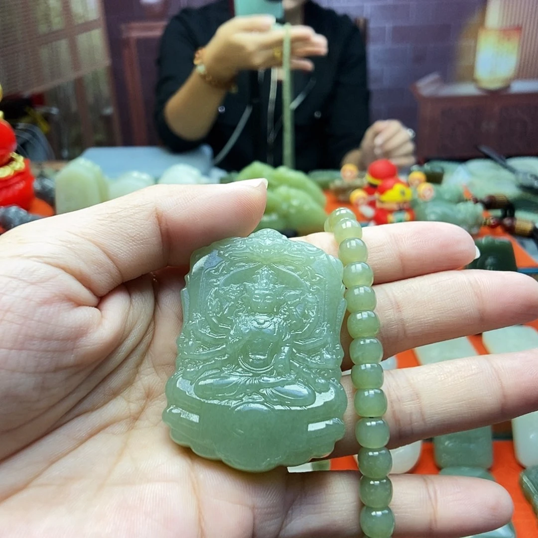 颈饰未镶嵌和田玉做****）