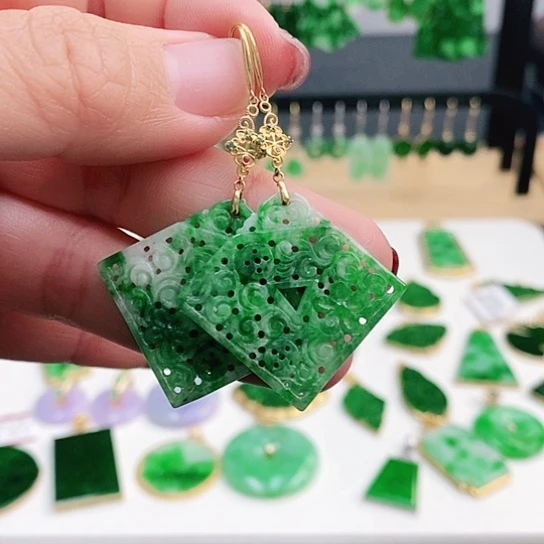 翡翠耳饰18K金镶嵌耳饰