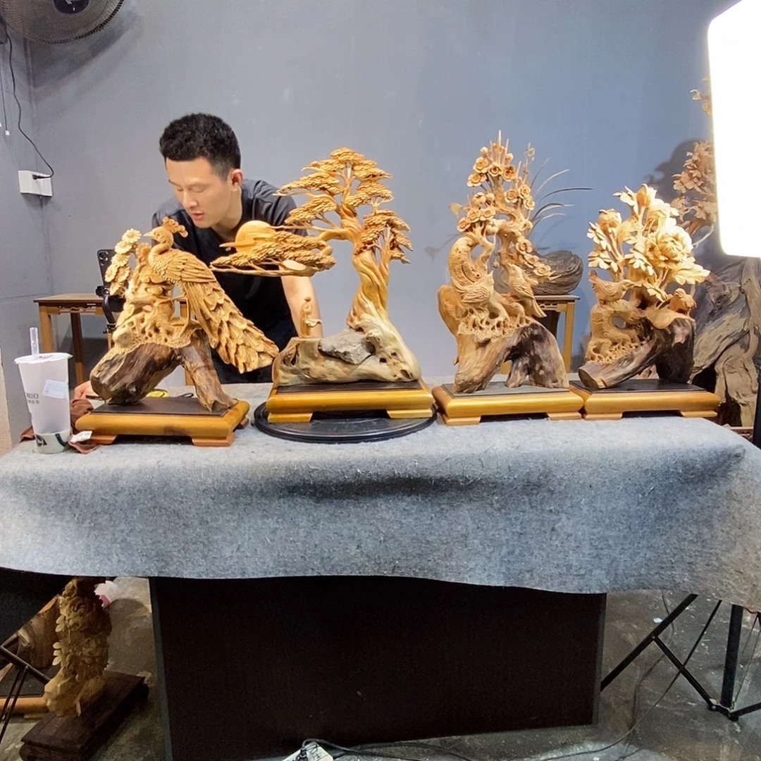 东***场柏木木雕工艺品摆件