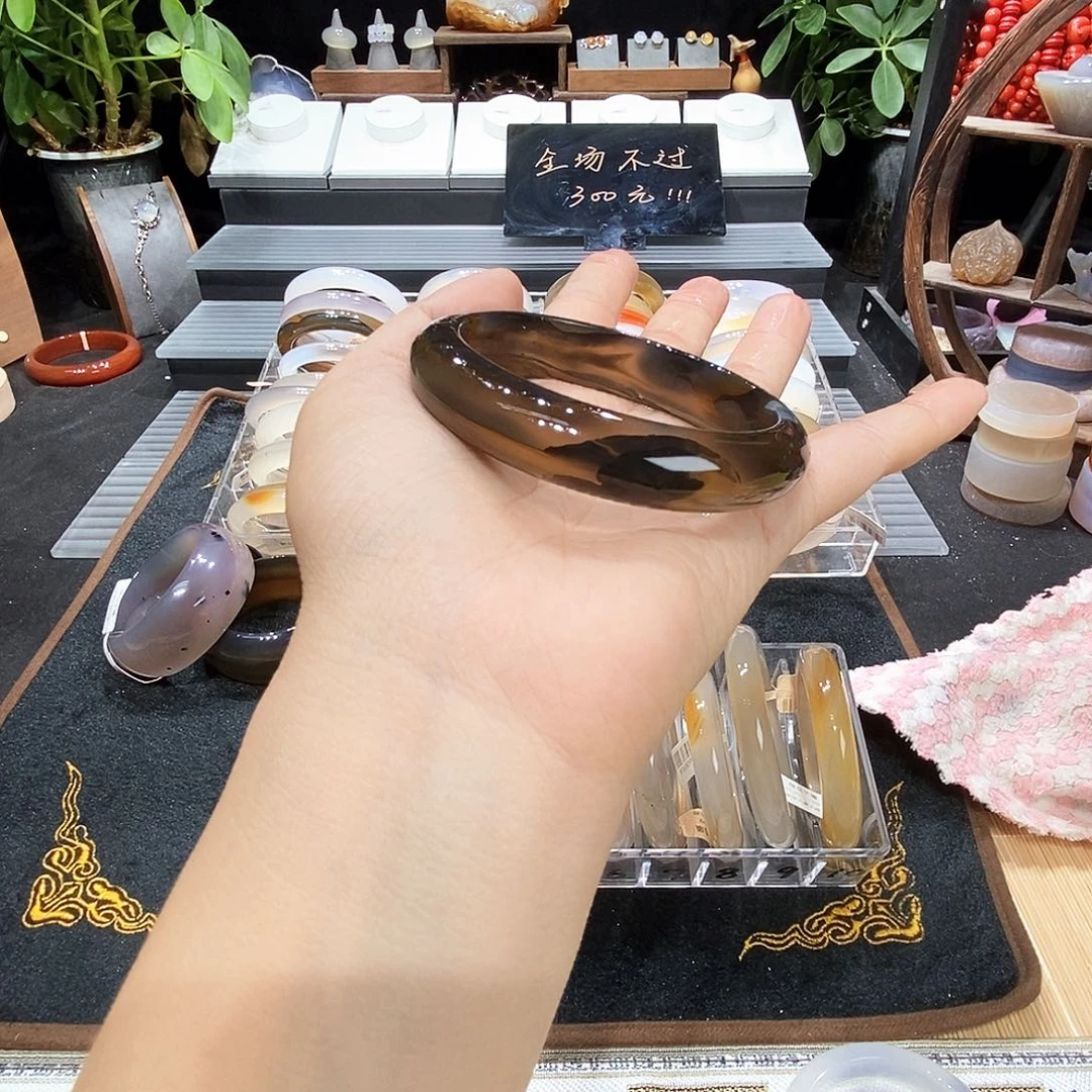 曾***错手镯玛瑙/玉髓未镶嵌