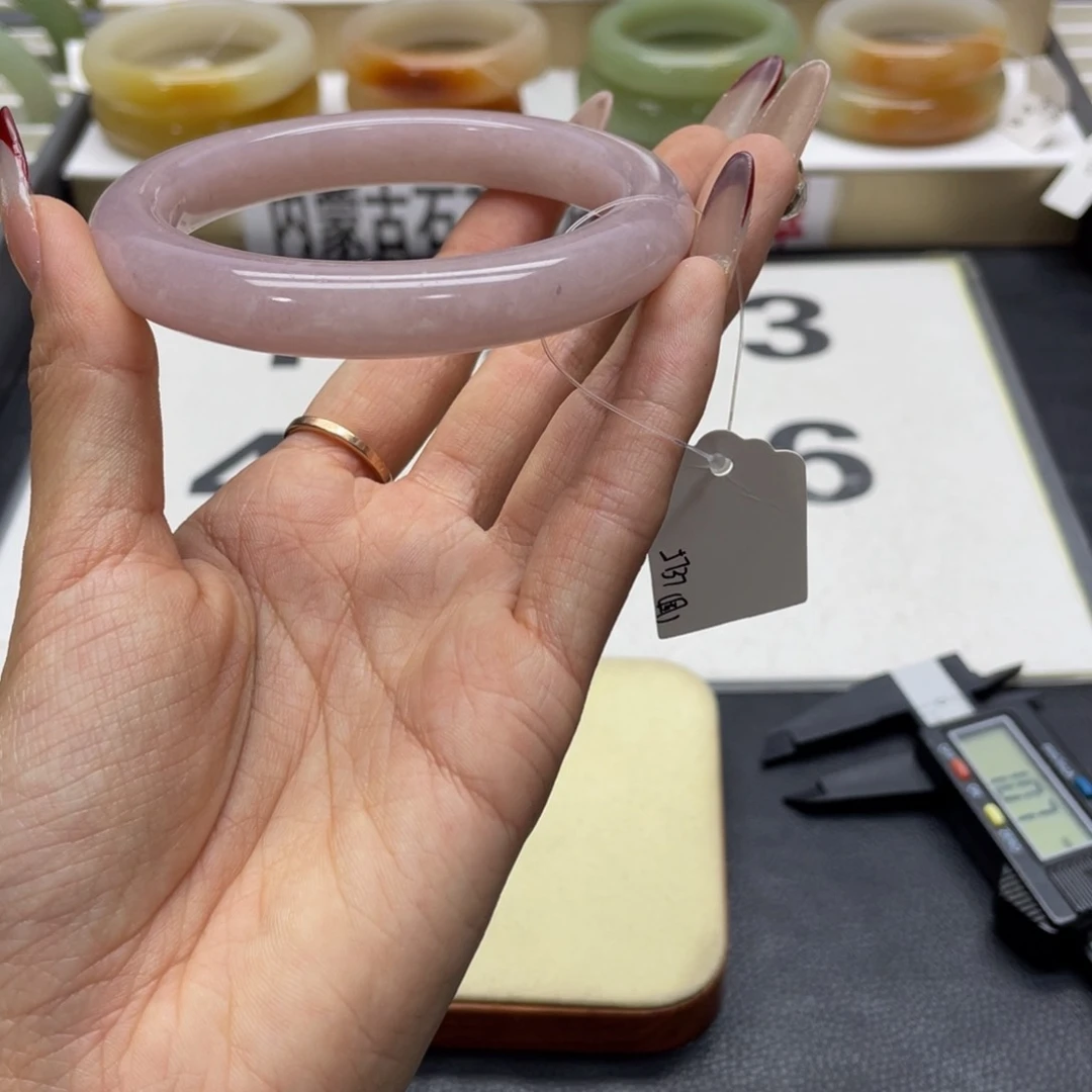 石英质玉手镯未镶嵌双*兔