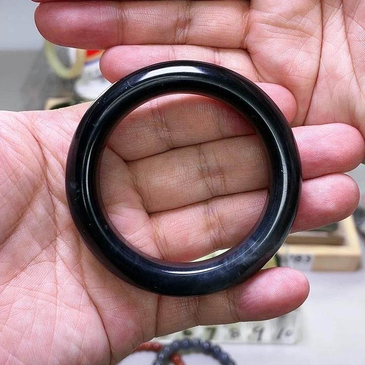 蛇纹石玉手镯未镶嵌月*