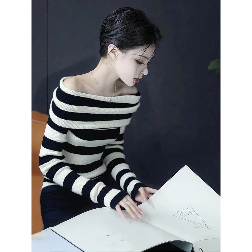 Y110早秋穿搭一字肩针织衫黑白条纹长袖上衣女装名媛露肩毛衣秋冬