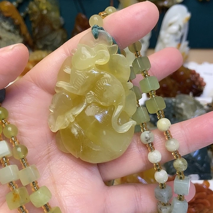 蛇纹石玉未镶嵌吊坠(赠链)