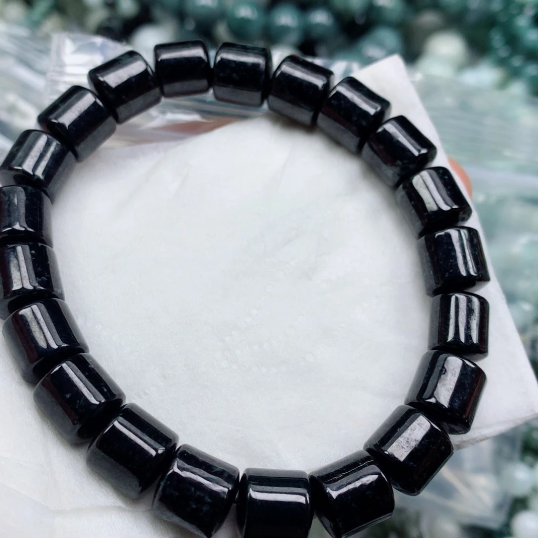 翡翠颈饰未镶嵌手串