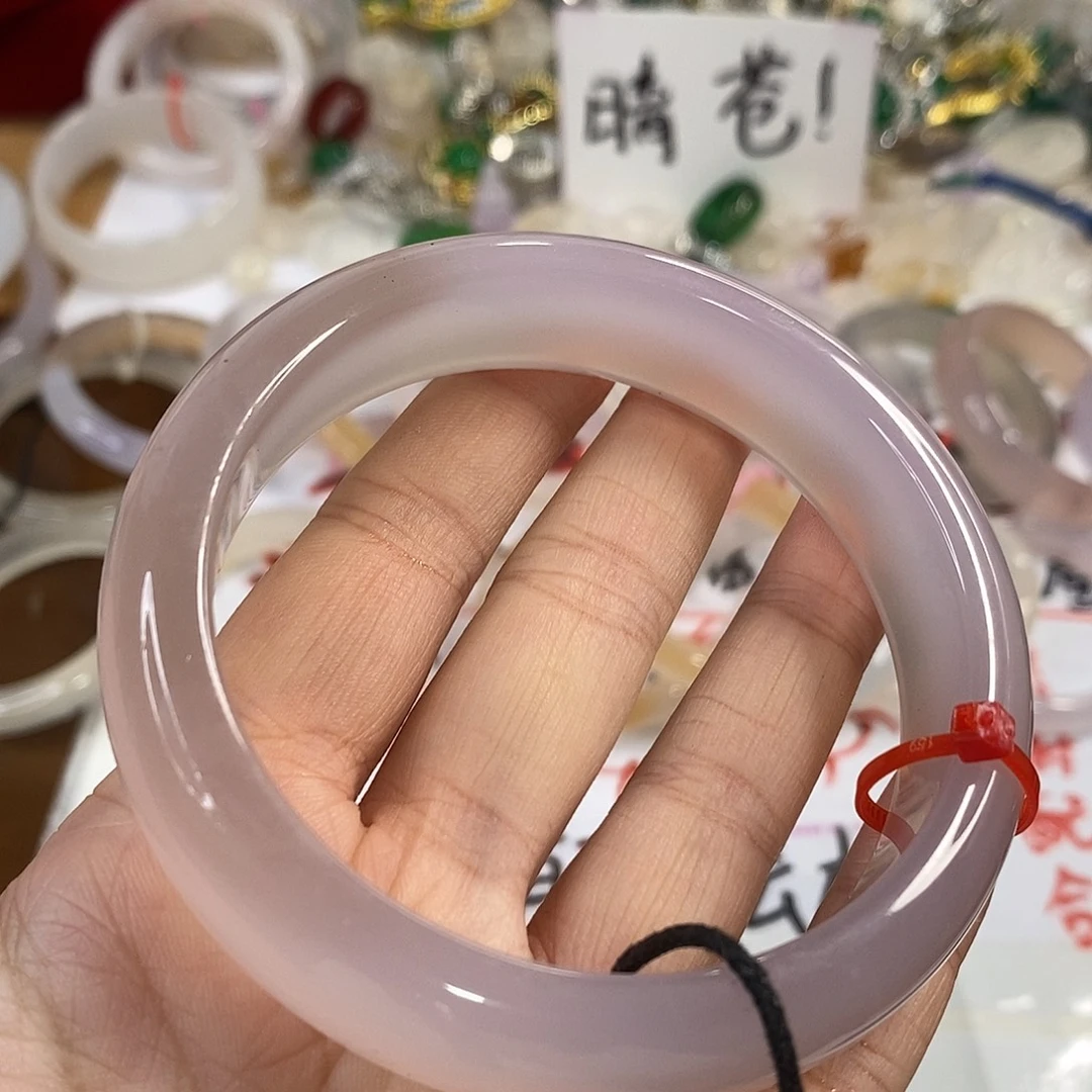 玛瑙/玉髓未镶嵌手镯A143。 62.7圈