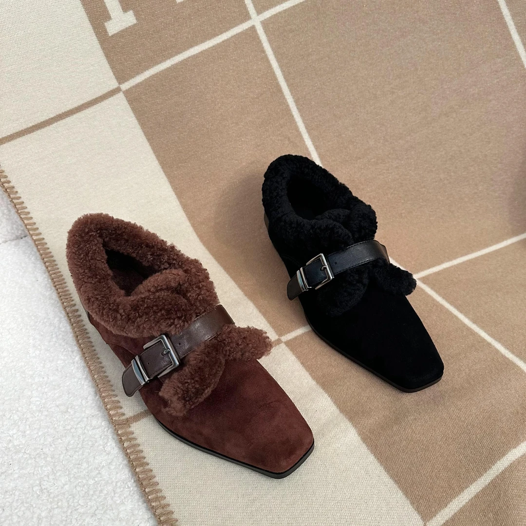 英伦风秋冬保暖搭子方头粗跟单鞋时尚气质百搭皮带扣女鞋