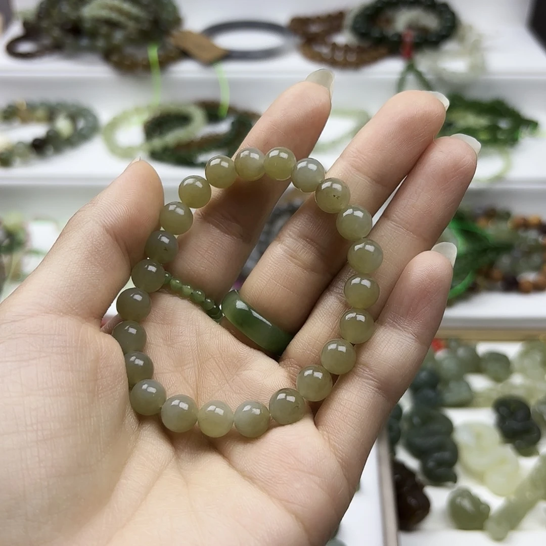 和田玉颈饰未镶嵌卡8糖