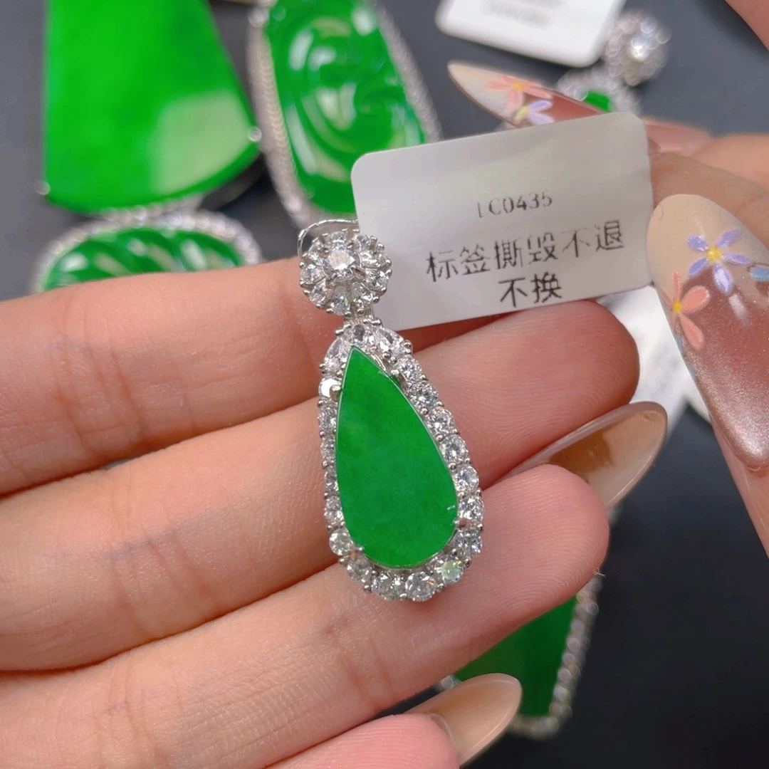 【闪购商品】颈饰银S925镶嵌翡翠翡翠