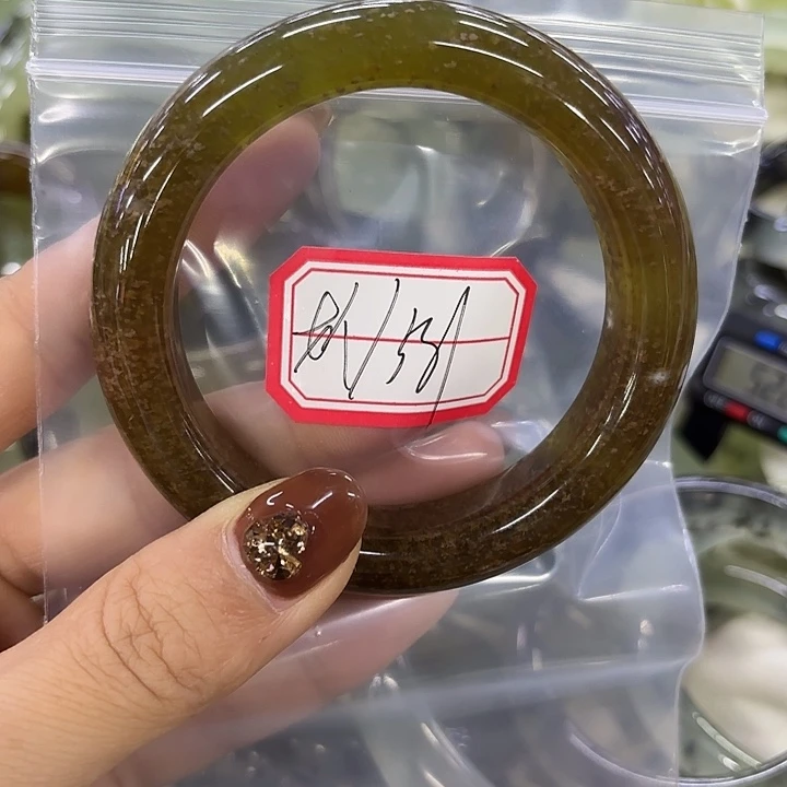 玫****蛇纹石玉未镶嵌岫玉手镯