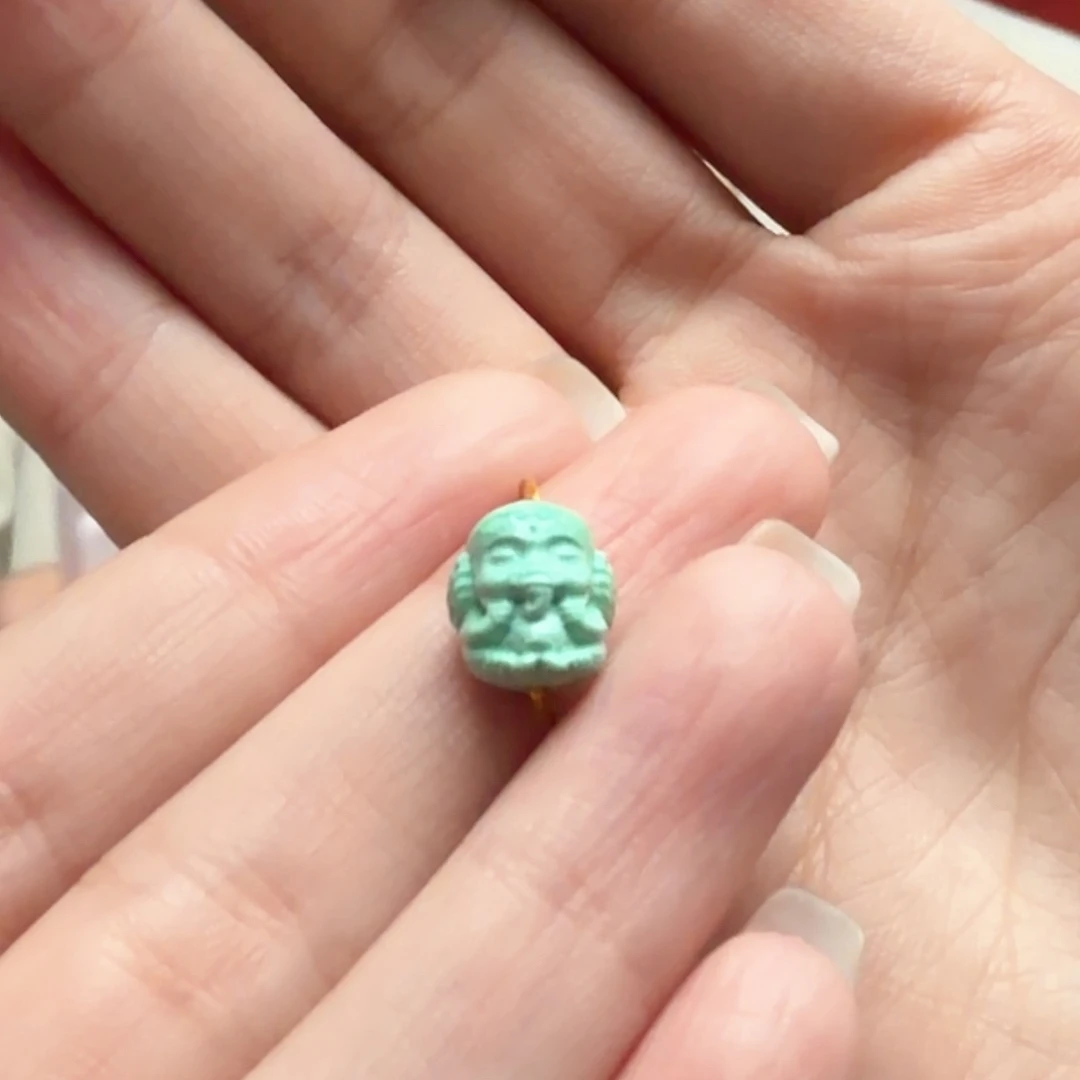 绿松石未镶嵌颈饰