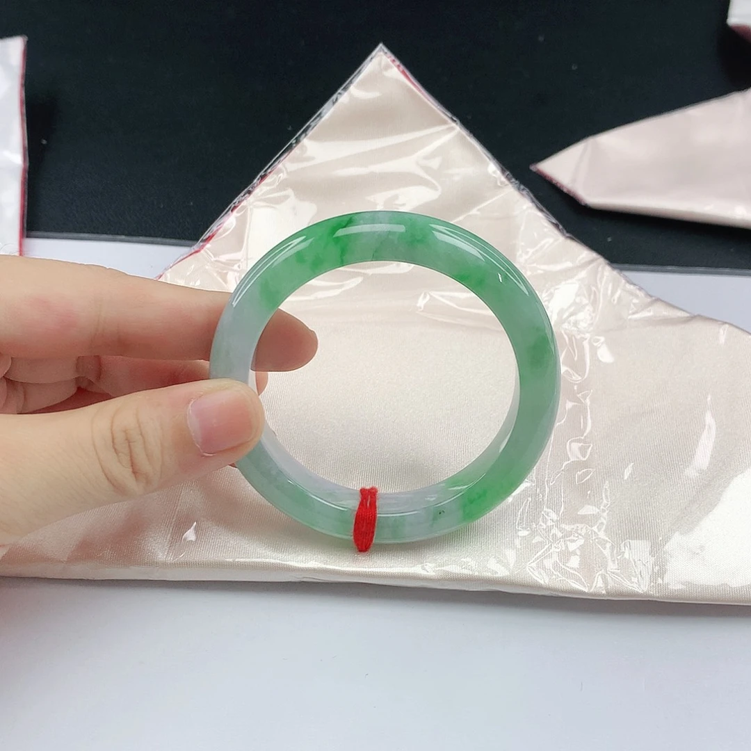 翡翠手镯未镶嵌翡翠795