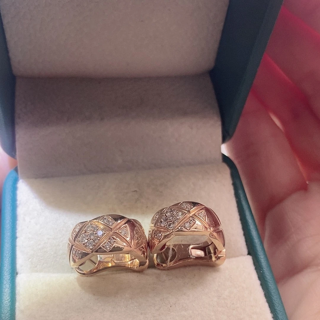 钻石耳饰18K金镶嵌菱格半钻耳扣k玫