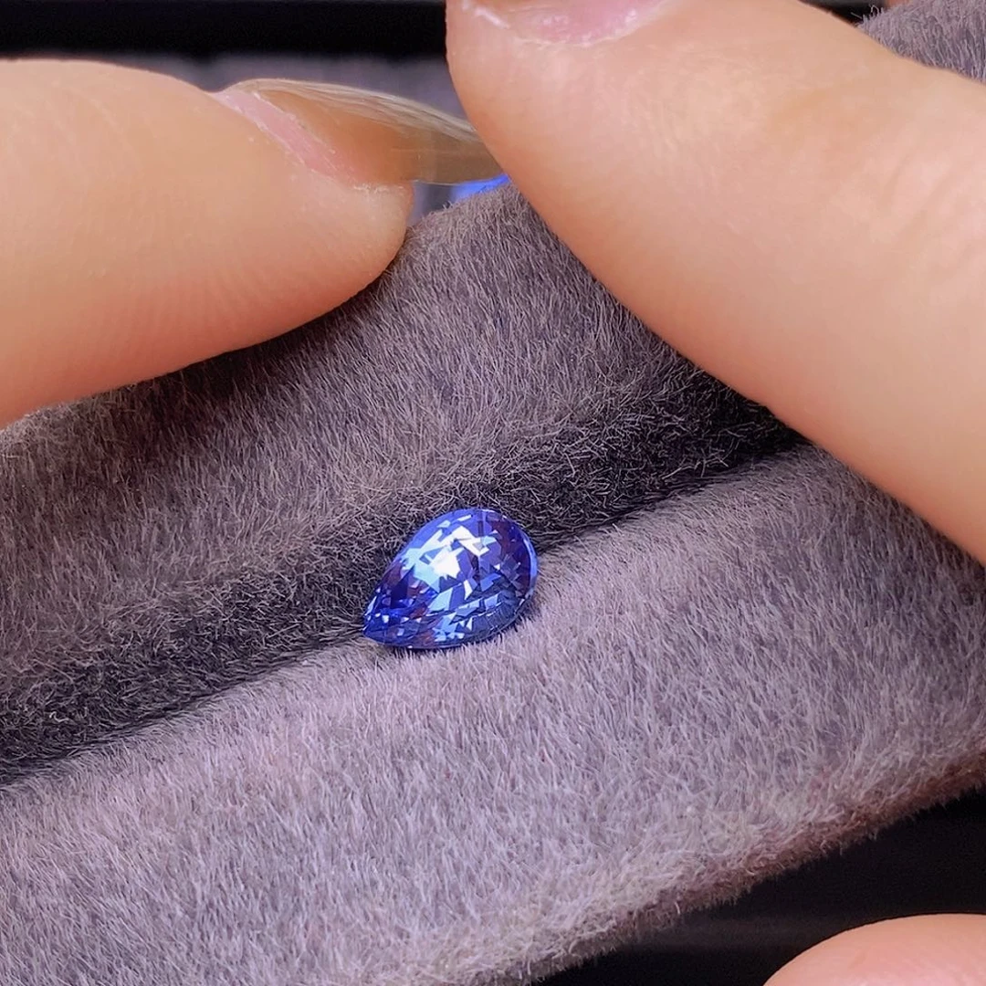 裸石蓝宝石CGRL矢车菊VB玻璃体1.95ct/0057
