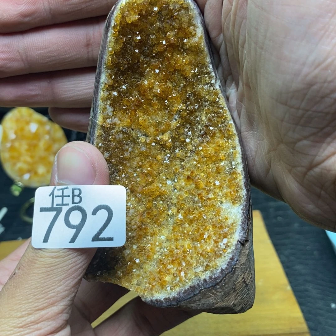 水晶大型摆件（非配饰）未镶嵌淡**水