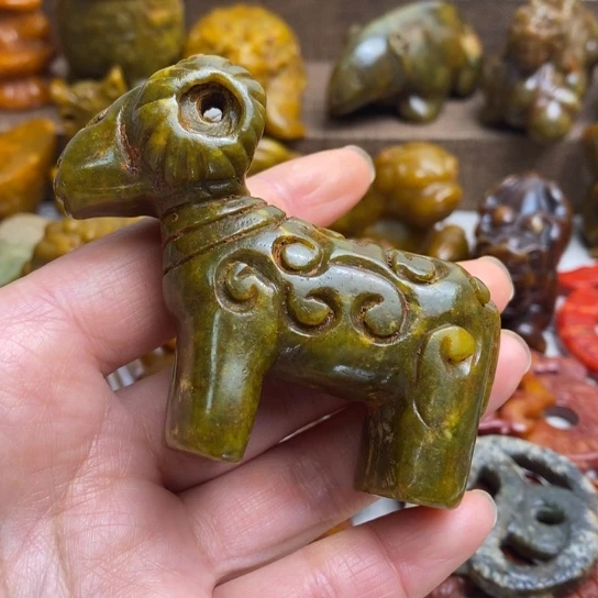 蛇纹石玉未镶嵌颈饰124