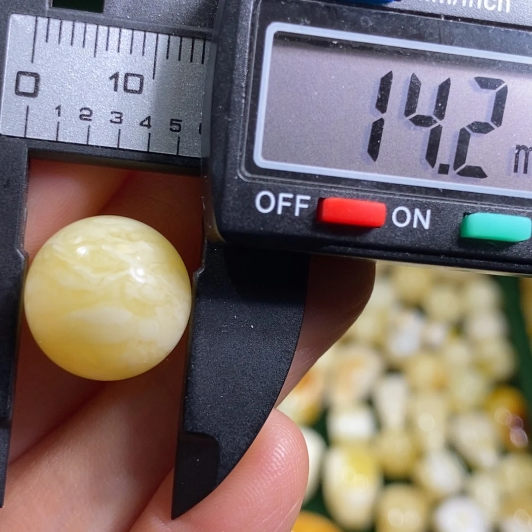 蜜蜡未镶嵌裸石配饰