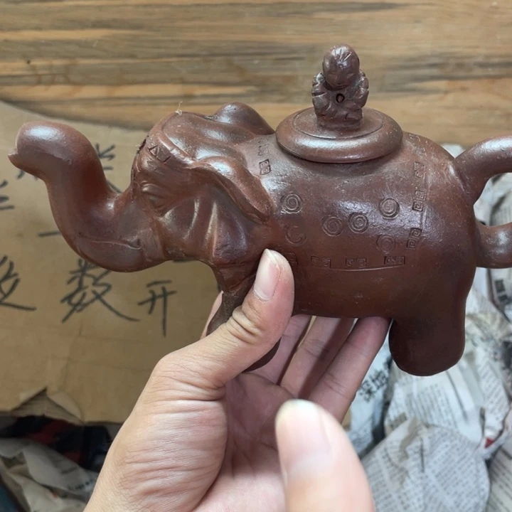 茶壶紫砂老厂紫砂壶一件。