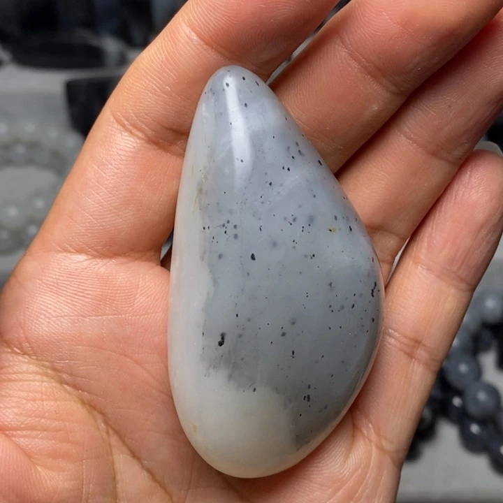 未镶嵌和田玉（墨玉）挂件
