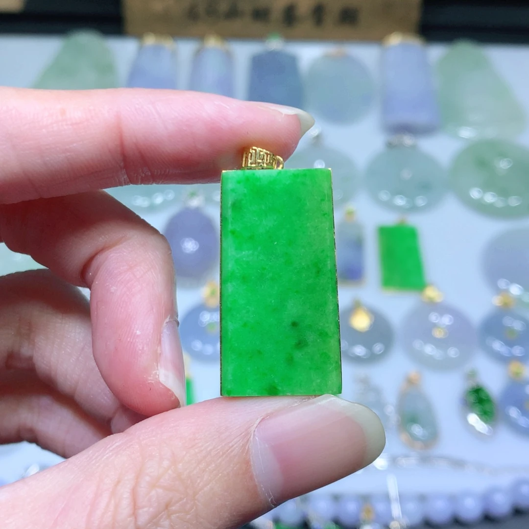翡翠吊坠(不含链)18K金镶嵌