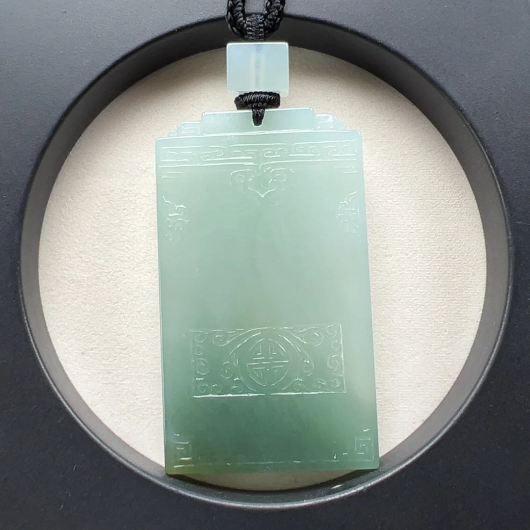 翡翠未镶嵌颈饰无事牌